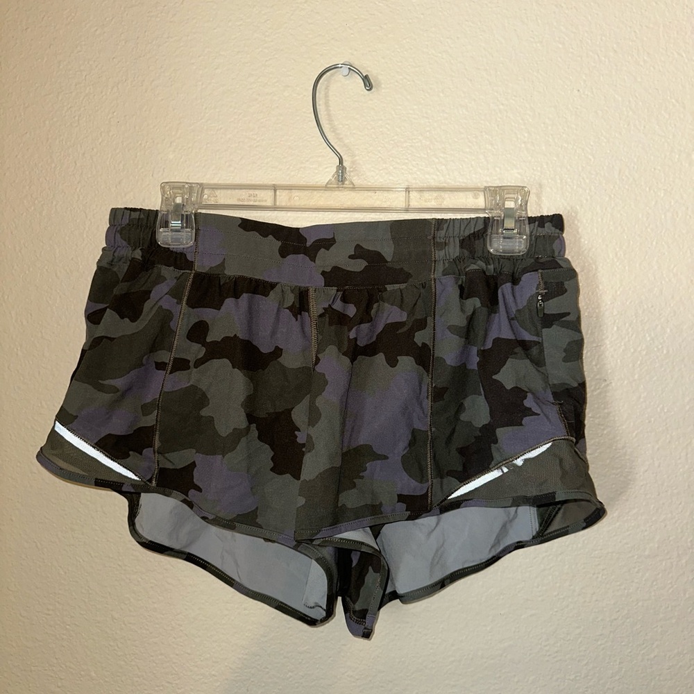Lululemon Hotty Hot 2.5 Shorts